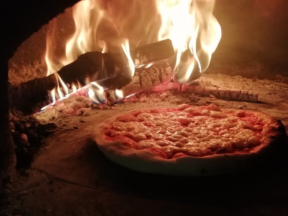 ESSEN AM STERZINGERHOF | Pizzeria & Restaurant